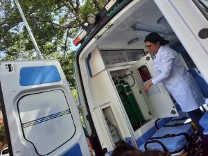 Ambulância do SAME  com atividades para alunos de enfermagem